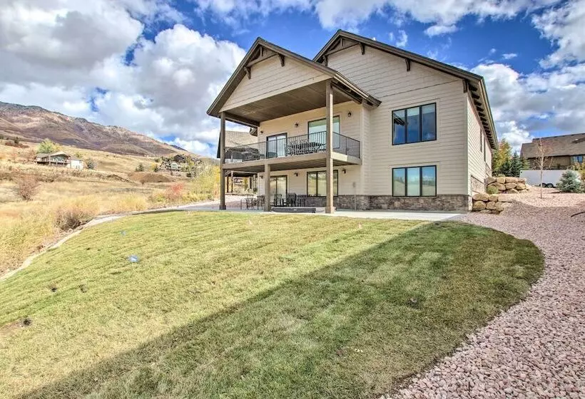 Scenic Eden Gem W/ Hot Tub ~ 6 Mi To Ski Area