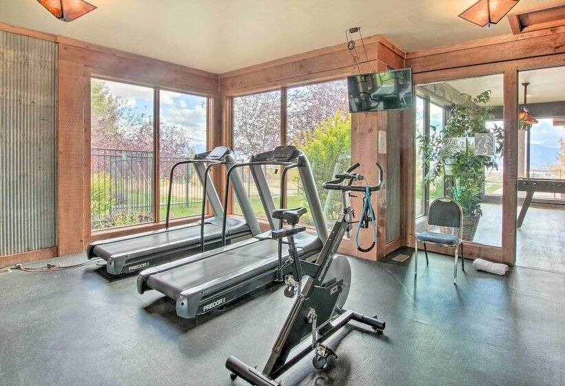 Scenic Eden Gem W/ Hot Tub ~ 6 Mi To Ski Area