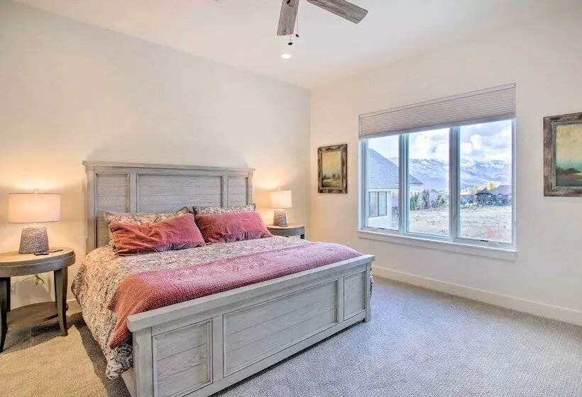 Scenic Eden Gem W/ Hot Tub ~ 6 Mi To Ski Area