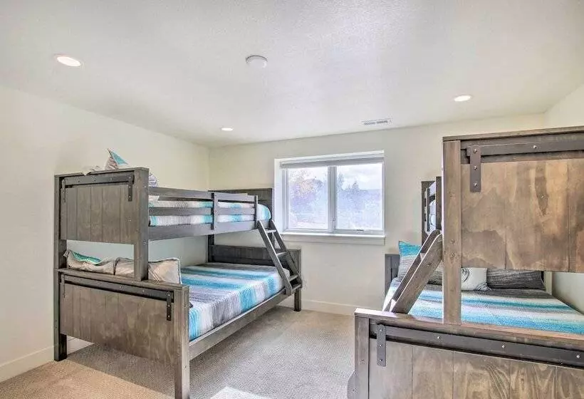 Scenic Eden Gem W/ Hot Tub ~ 6 Mi To Ski Area