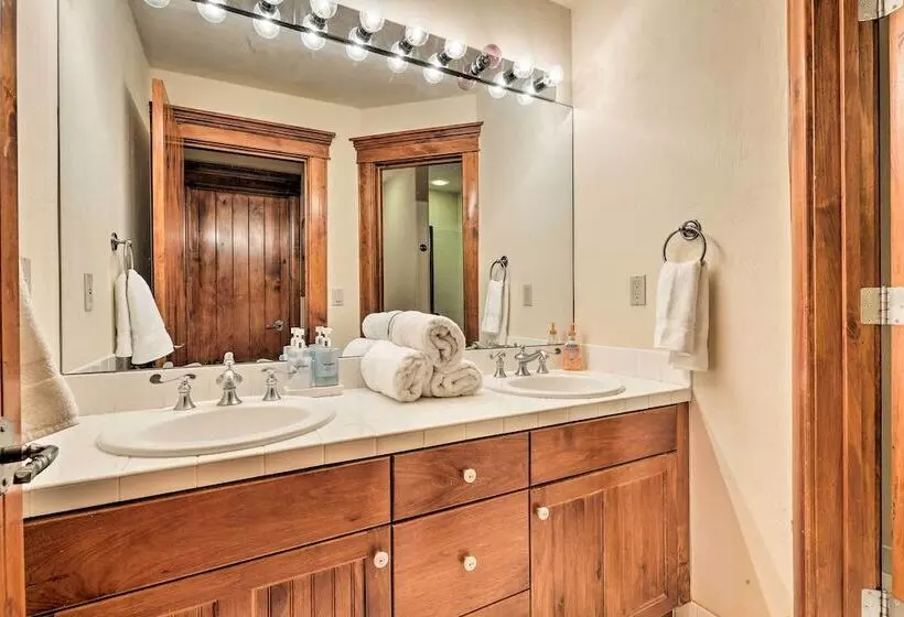 Secluded Mountain Cabin By Beaver Creek + Vail!