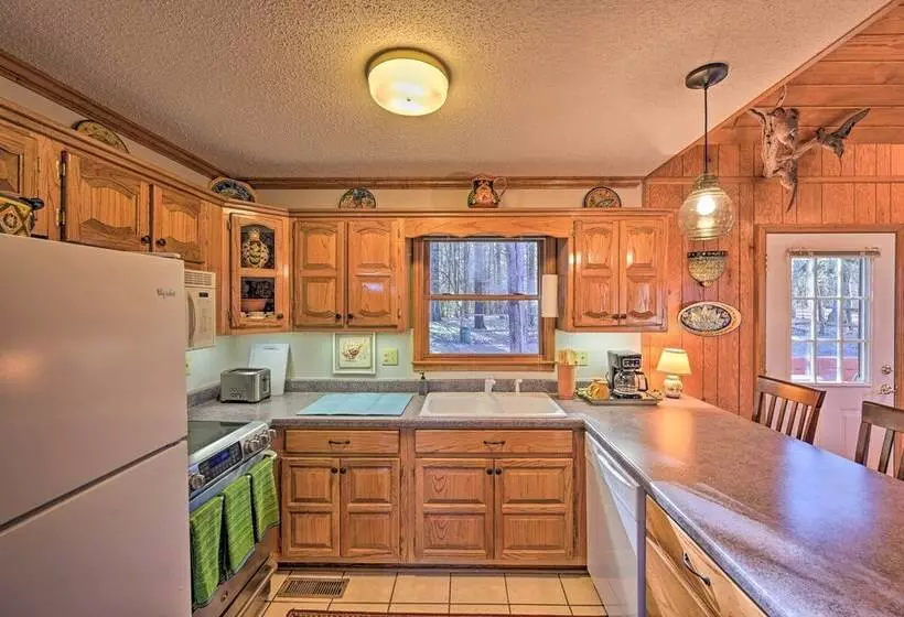 Serene Cabin W/ Riverfront Views & Access!