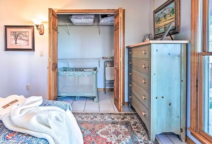 Serene Cabin W/ Riverfront Views & Access!