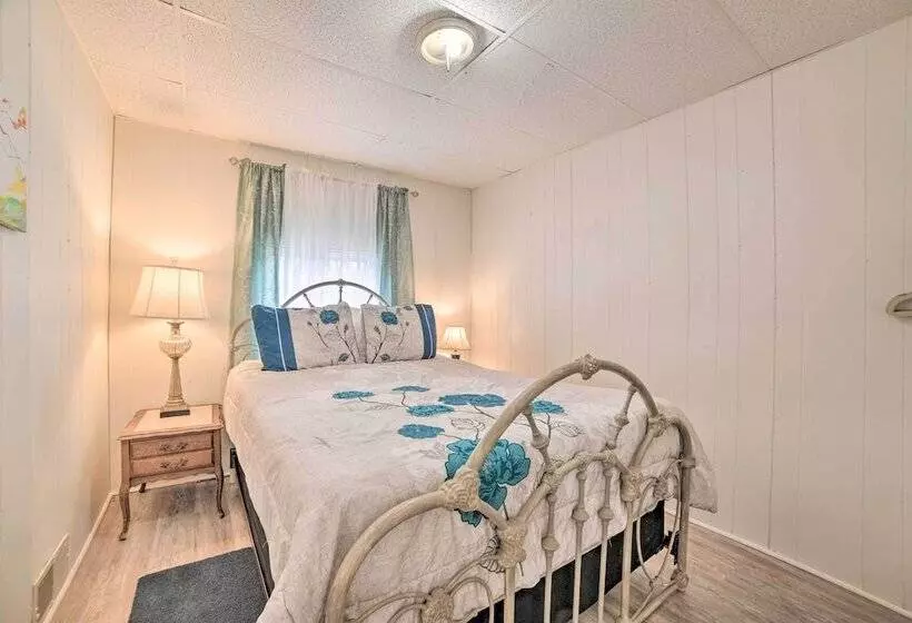 Serene Mcewen Cottage ~ 2 Mi To Golf Course!