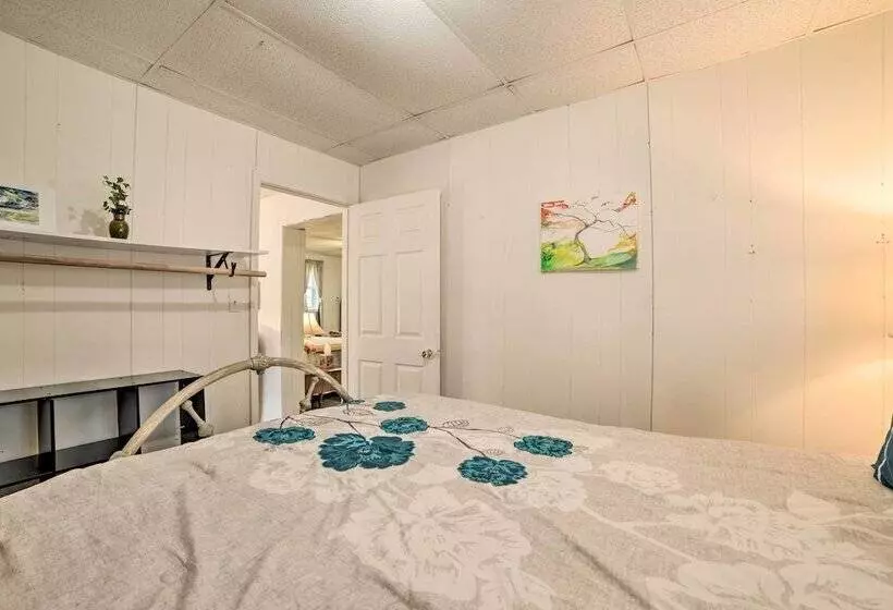 Serene Mcewen Cottage ~ 2 Mi To Golf Course!