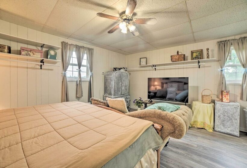 Serene Mcewen Cottage ~ 2 Mi To Golf Course!