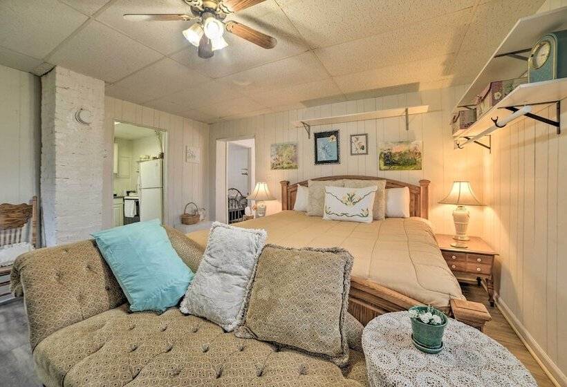 Serene Mcewen Cottage ~ 2 Mi To Golf Course!