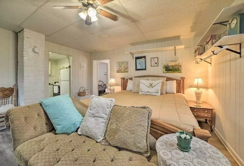 Serene Mcewen Cottage ~ 2 Mi To Golf Course!