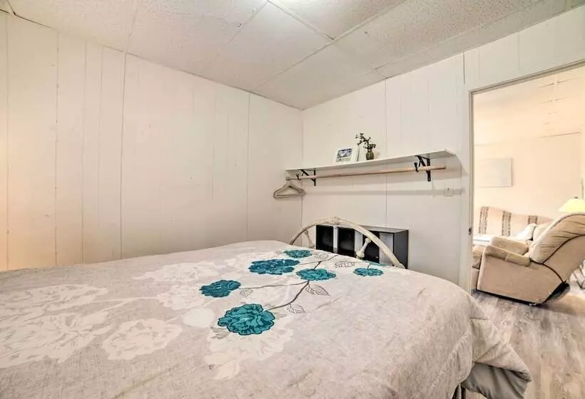 Serene Mcewen Cottage ~ 2 Mi To Golf Course!