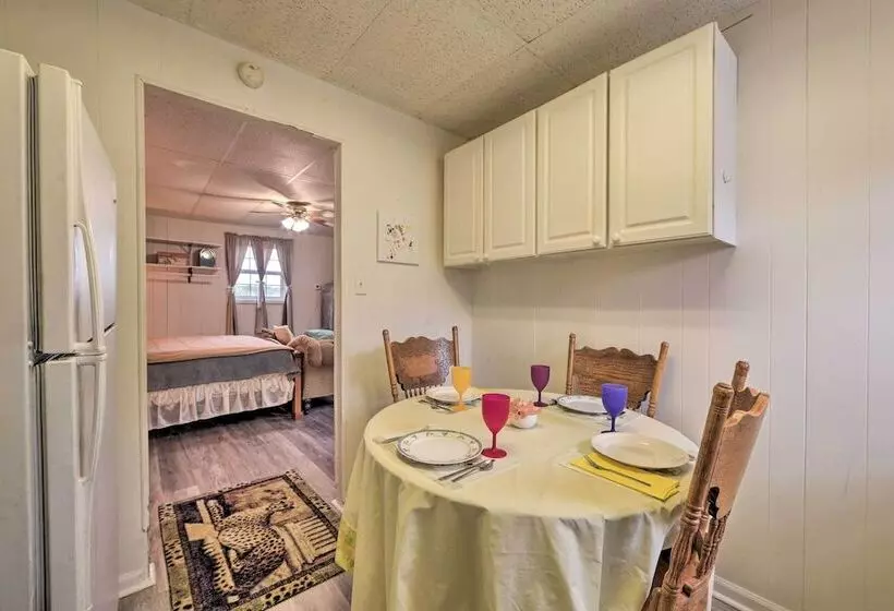 Serene Mcewen Cottage ~ 2 Mi To Golf Course!