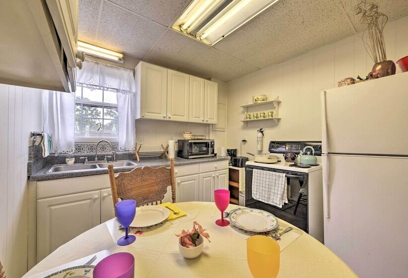 Serene Mcewen Cottage ~ 2 Mi To Golf Course!