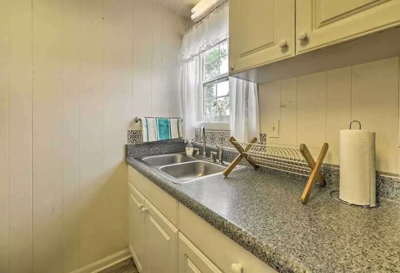 Serene Mcewen Cottage ~ 2 Mi To Golf Course!