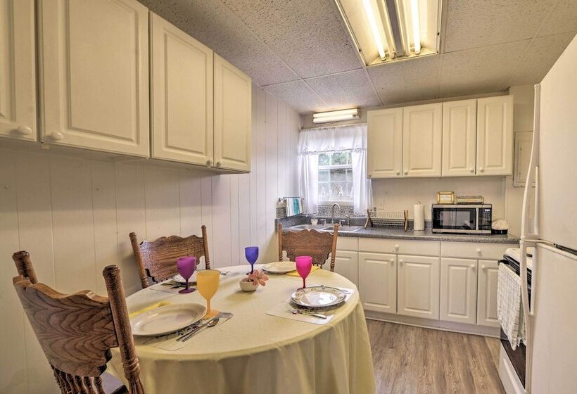 Serene Mcewen Cottage ~ 2 Mi To Golf Course!