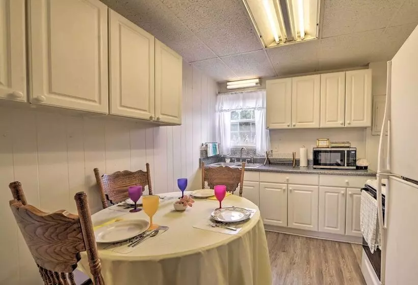 Serene Mcewen Cottage ~ 2 Mi To Golf Course!