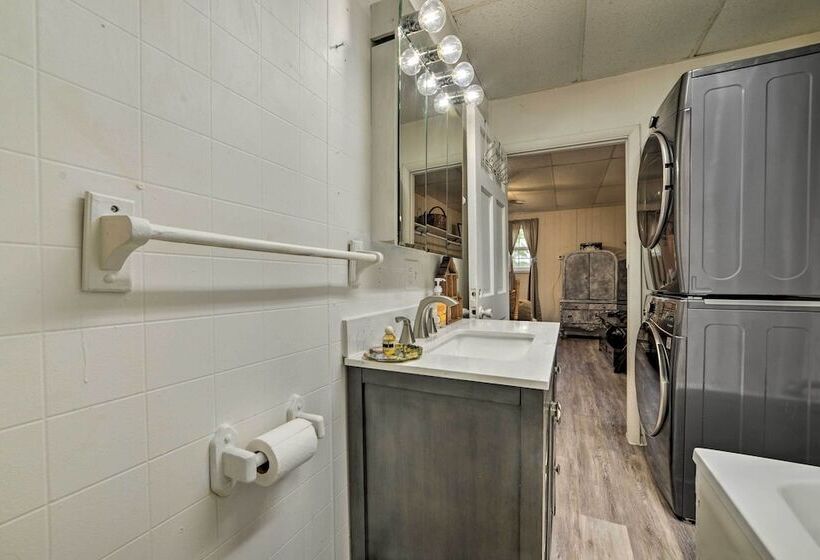 Serene Mcewen Cottage ~ 2 Mi To Golf Course!