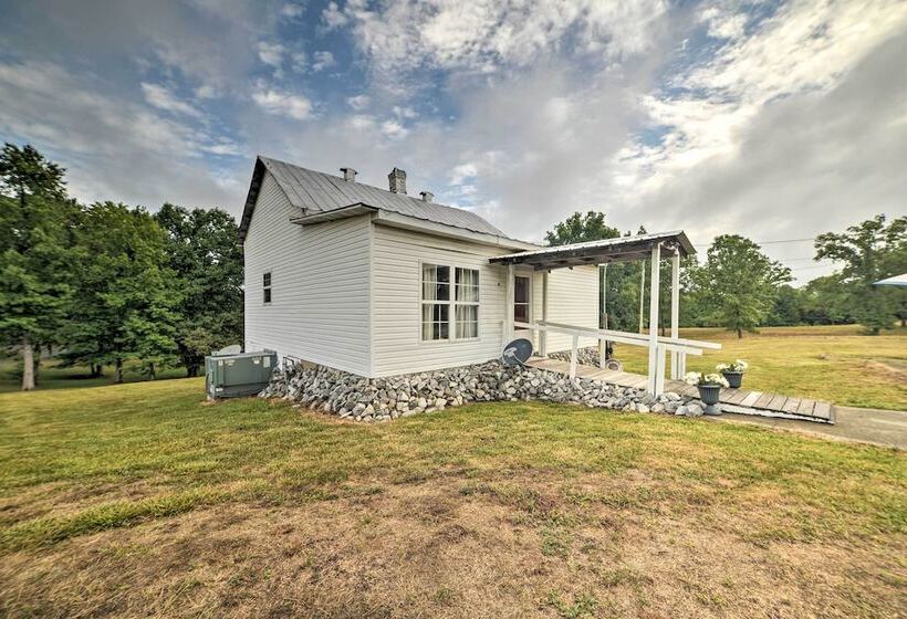 Serene Mcewen Cottage ~ 2 Mi To Golf Course!