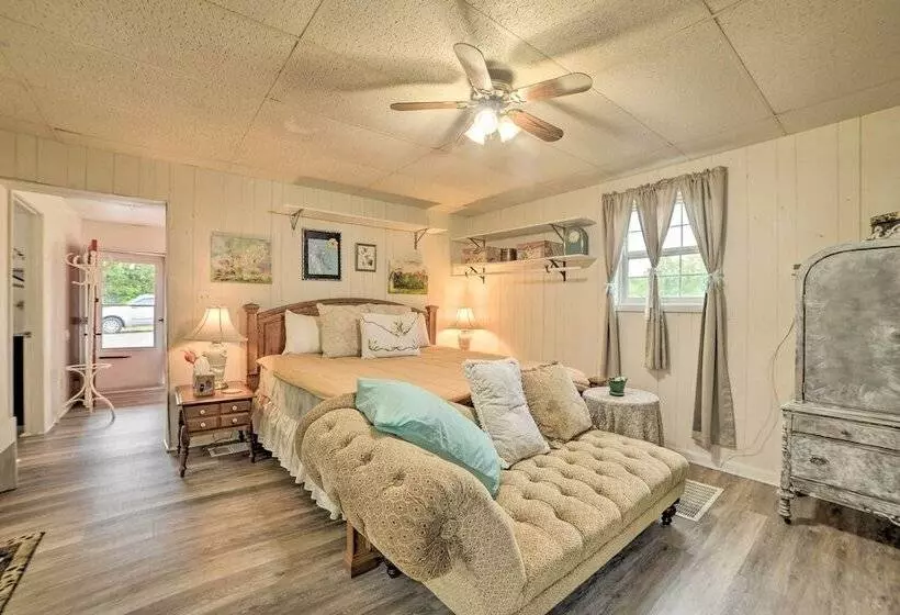 Serene Mcewen Cottage ~ 2 Mi To Golf Course!