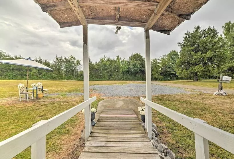 Serene Mcewen Cottage ~ 2 Mi To Golf Course!