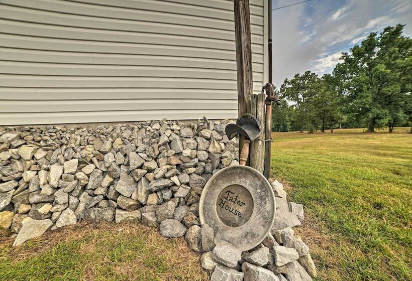 Serene Mcewen Cottage ~ 2 Mi To Golf Course!