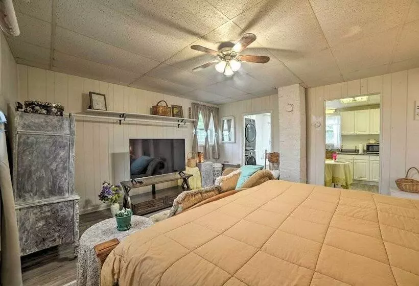 Serene Mcewen Cottage ~ 2 Mi To Golf Course!