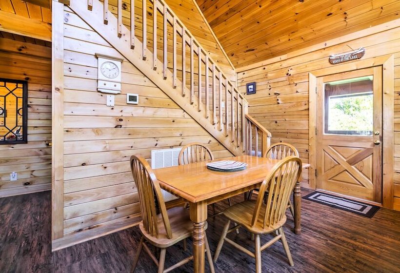 Sevierville Retreat: Private Hot Tub & Lake Views!