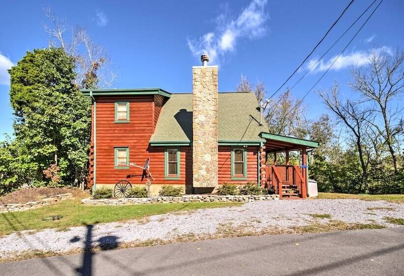 Sevierville Retreat: Private Hot Tub & Lake Views!