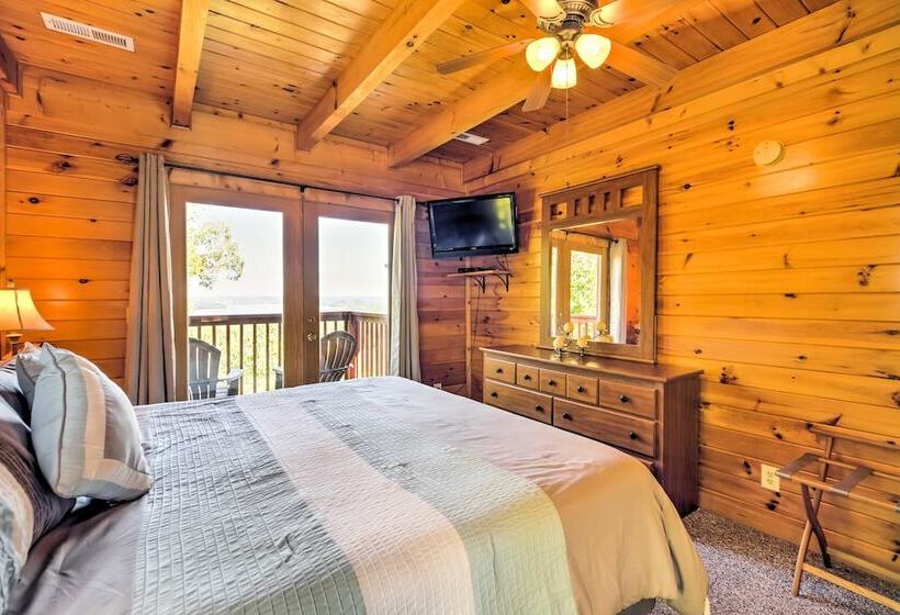 Sevierville Retreat: Private Hot Tub & Lake Views!