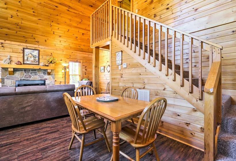 Sevierville Retreat: Private Hot Tub & Lake Views!