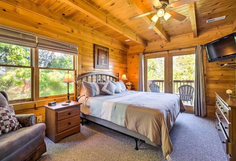 Sevierville Retreat: Private Hot Tub & Lake Views!