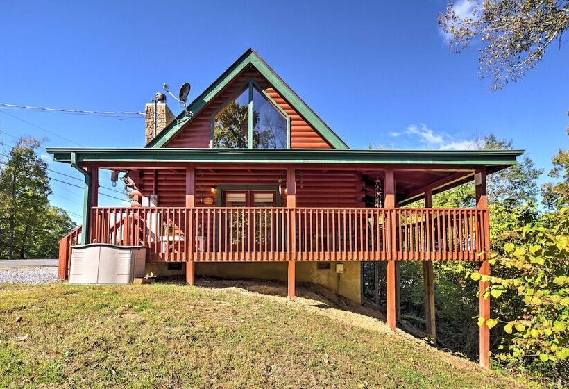 Sevierville Retreat: Private Hot Tub & Lake Views!