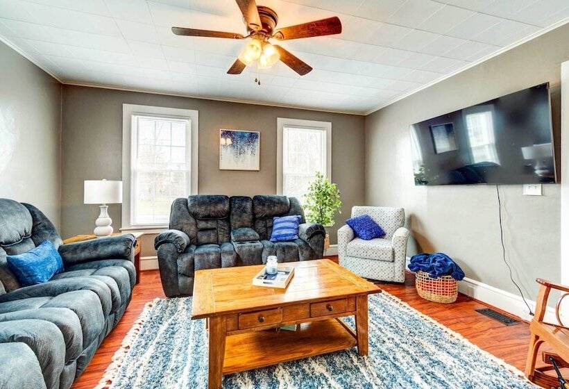 Sodus Point Home Walkable To Beach!