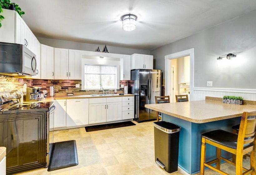 Sodus Point Home Walkable To Beach!