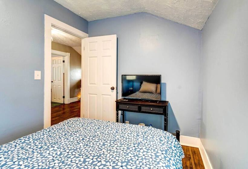 Sodus Point Home Walkable To Beach!