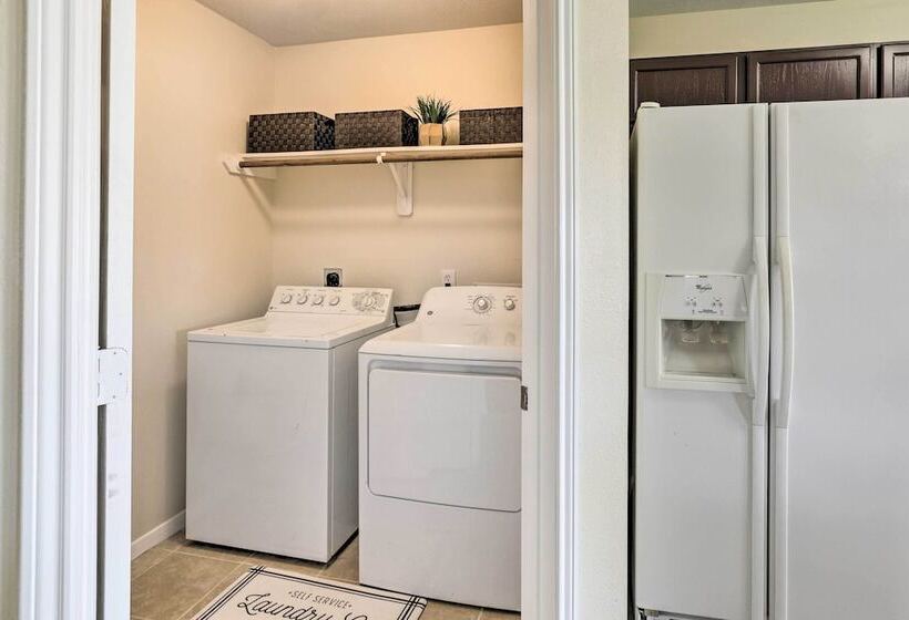 Spacious Houston Home ~ 22 Mi To Downtown!