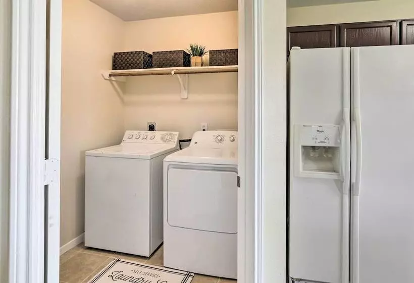 Spacious Houston Home ~ 22 Mi To Downtown!
