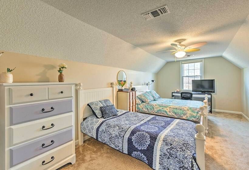 Spacious Mt Juliet Home W/ 1 Acre Yard!