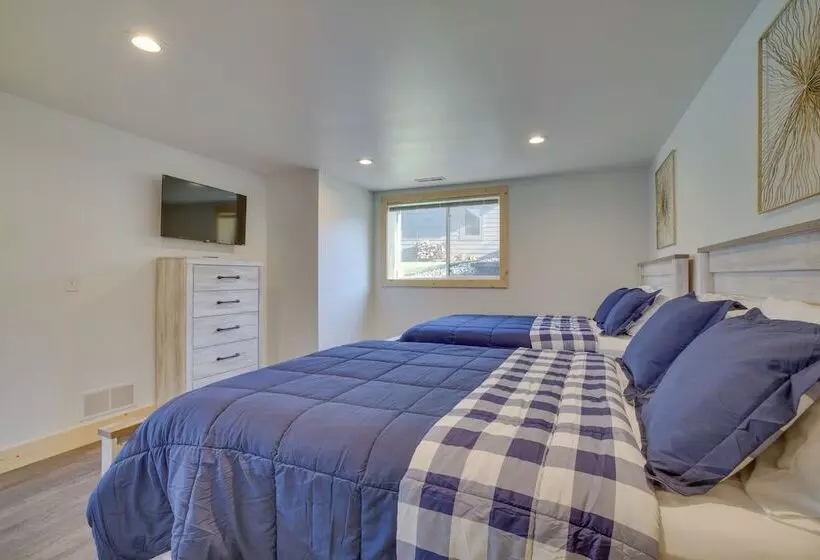 Spacious New Lisbon Home W/ Lake Access!