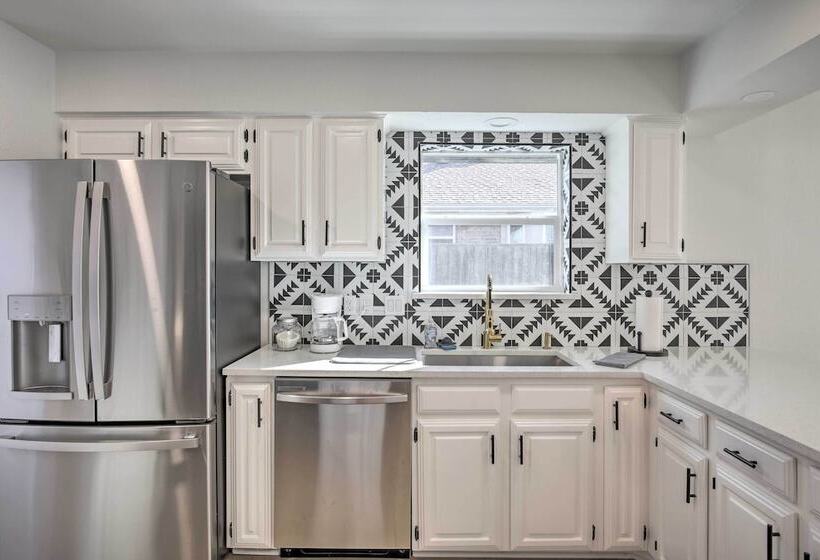 Stunning Plano Home W/ Private Pool & Hot Tub