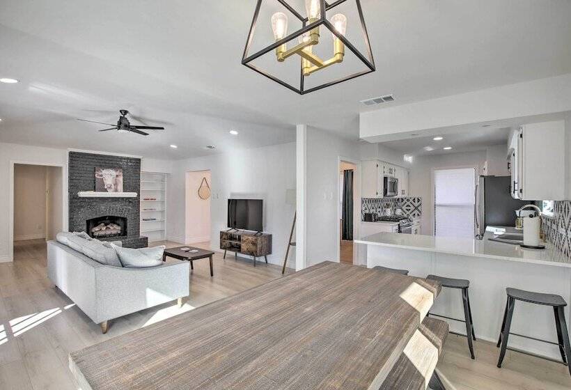 Stunning Plano Home W/ Private Pool & Hot Tub