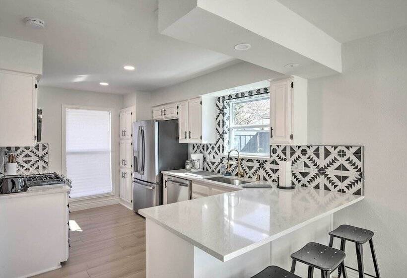 Stunning Plano Home W/ Private Pool & Hot Tub