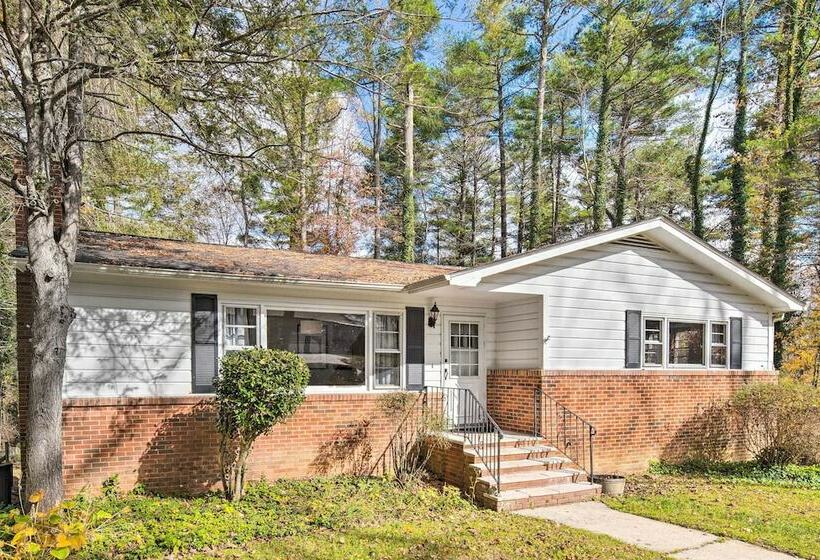 Lovely Hendersonville Home, Near Parks!