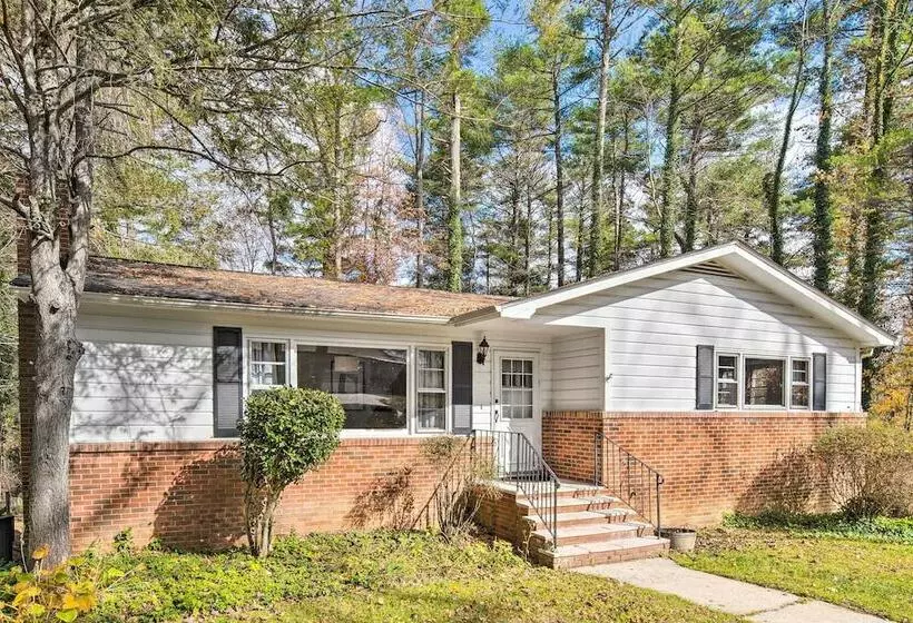 Lovely Hendersonville Home, Near Parks!
