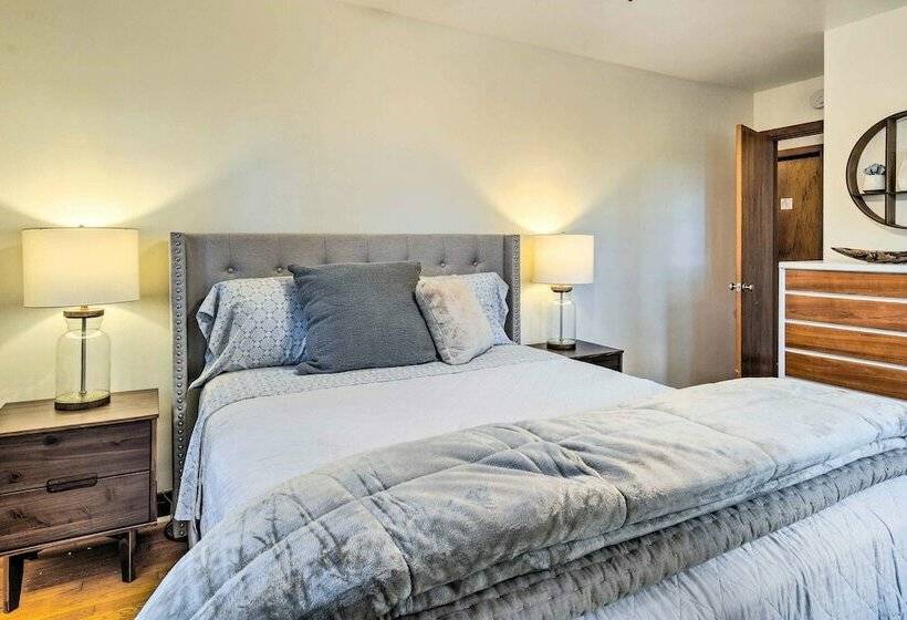 Lovely Hendersonville Home, Near Parks!