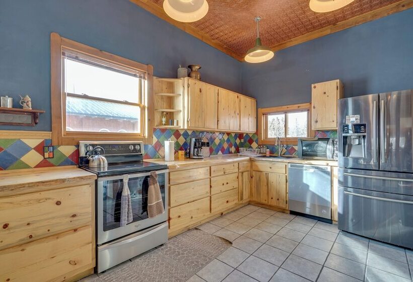 Unique Colorado Mountain Retreat: Near Pikes Peak!