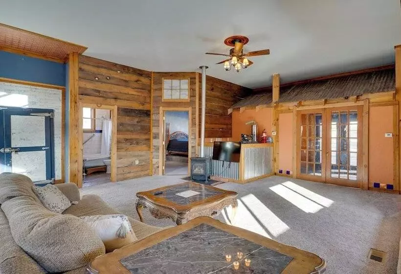 Unique Colorado Mountain Retreat: Near Pikes Peak!