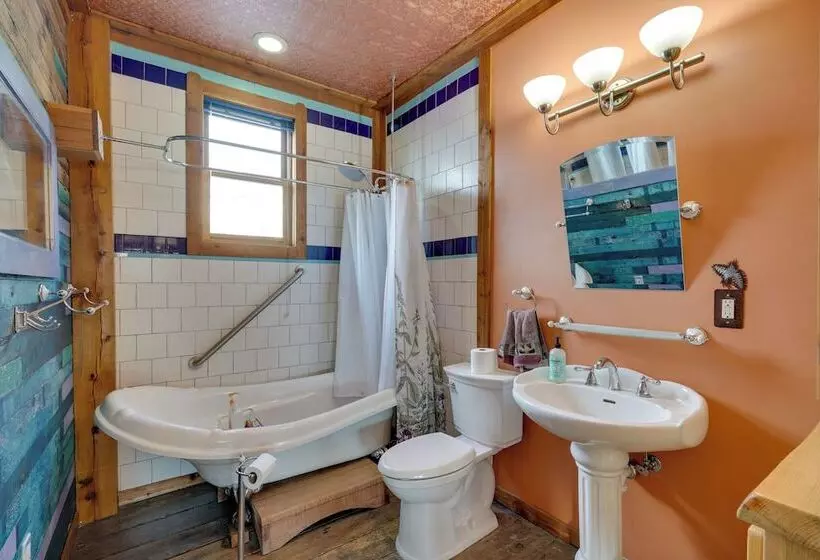 Unique Colorado Mountain Retreat: Near Pikes Peak!