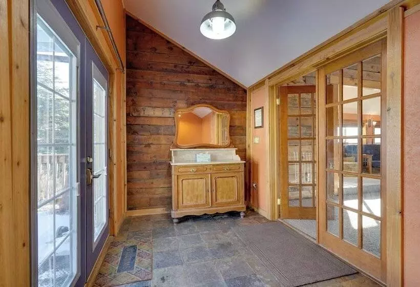 Unique Colorado Mountain Retreat: Near Pikes Peak!