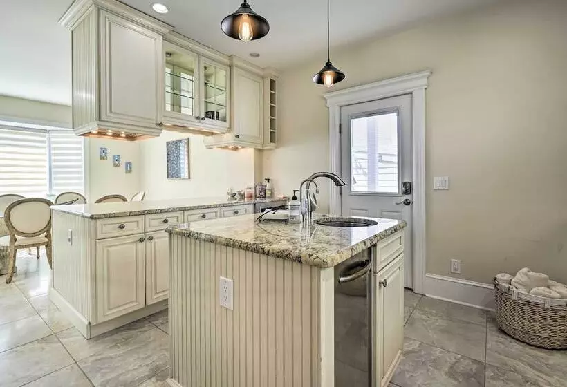 Ventnor City Retreat ~ 1 Block To Boardwalk!