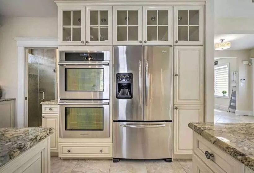 Ventnor City Retreat ~ 1 Block To Boardwalk!