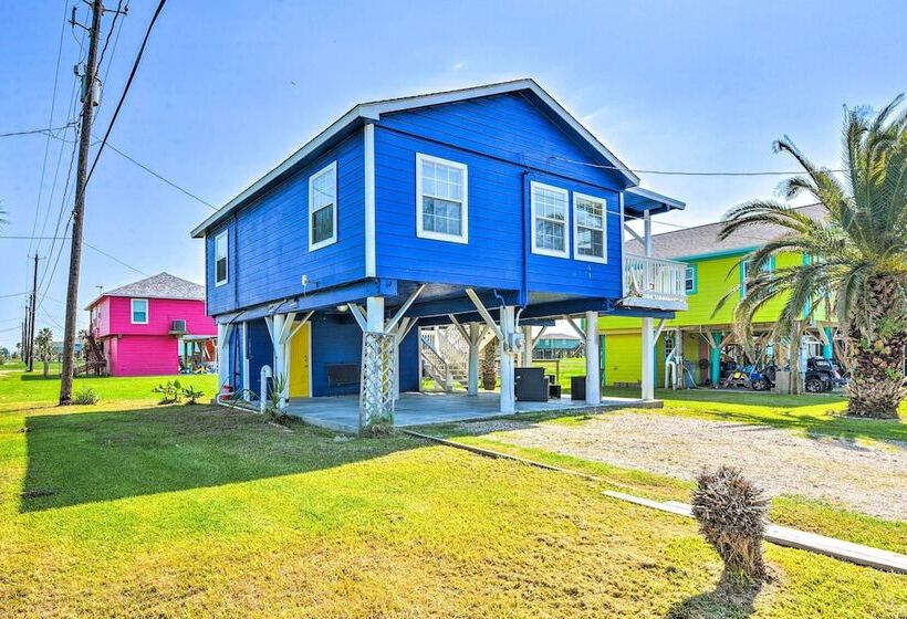 Vibrant Freeport Home W/ Patio, Walk To Beaches